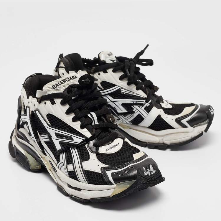 مملوكة مسبقًا Balenciaga Black/White Faux Leather and Mesh Runner Sneakers Size 41