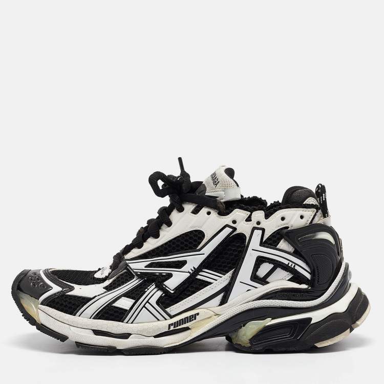 مملوكة مسبقًا Balenciaga Black/White Faux Leather and Mesh Runner Sneakers Size 41