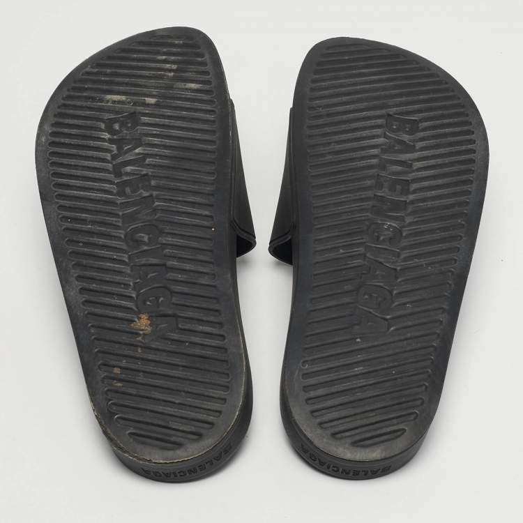 Pre Owned Balenciaga BB Size 42 Black Rubber Pool Slides