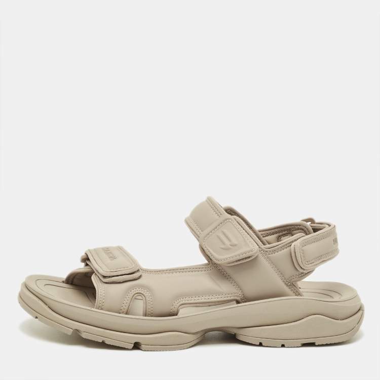 Pre Owned Balenciaga Tourist Size 41 Cream Faux Leather and Rubber Flat Sandals