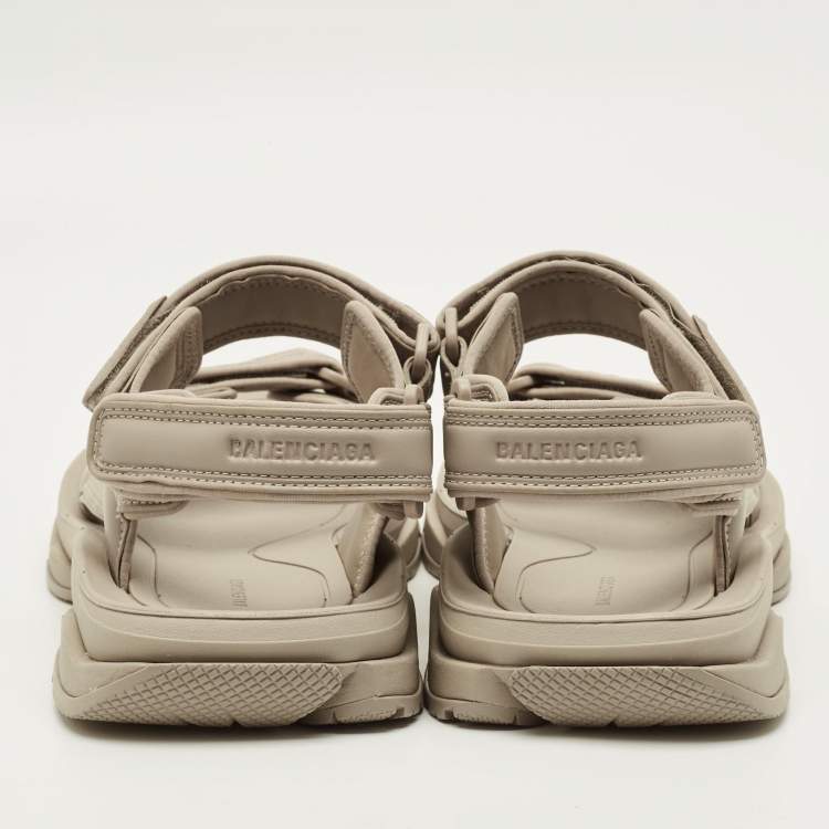 Pre Owned Balenciaga Tourist Size 41 Cream Faux Leather and Rubber Flat Sandals