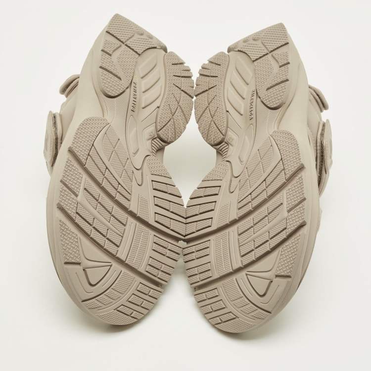 Pre Owned Balenciaga Tourist Size 41 Cream Faux Leather and Rubber Flat Sandals