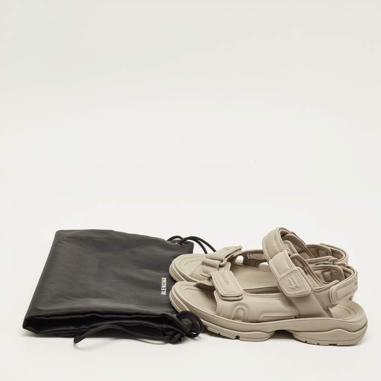 Pre Owned Balenciaga Tourist Size 41 Cream Faux Leather and Rubber Flat Sandals