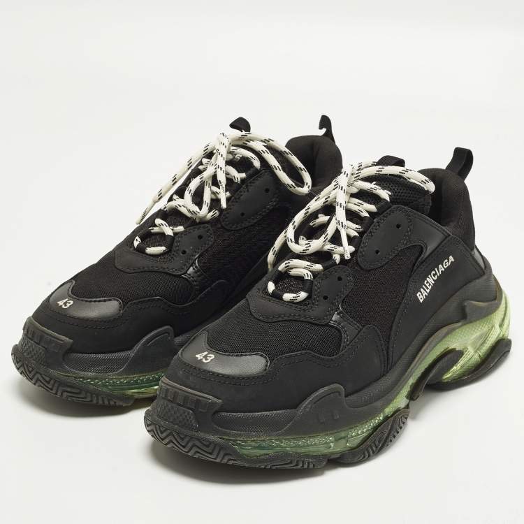 مملوكة مسبقًا Balenciaga Triple S Size 43 Black Faux Leather and Mesh Low Top Sneakers
