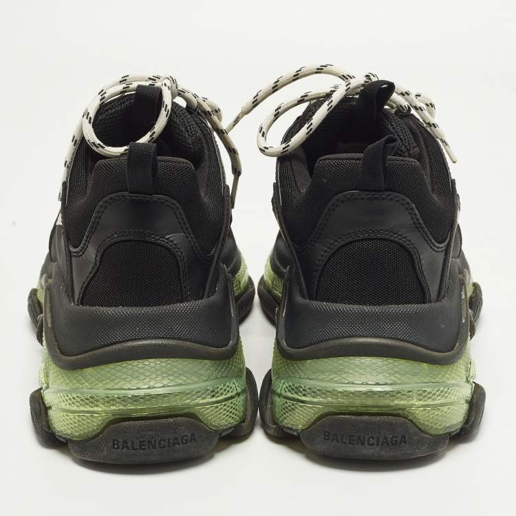 مملوكة مسبقًا Balenciaga Triple S Size 43 Black Faux Leather and Mesh Low Top Sneakers