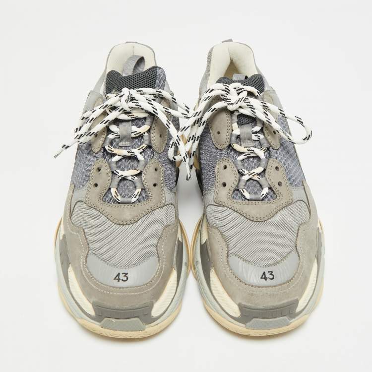 مملوكة مسبقًا Balenciaga Triple S Size 43 Grey Mesh and Nubuck Leather Lace Up Sneakers