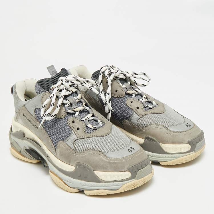 مملوكة مسبقًا Balenciaga Triple S Size 43 Grey Mesh and Nubuck Leather Lace Up Sneakers