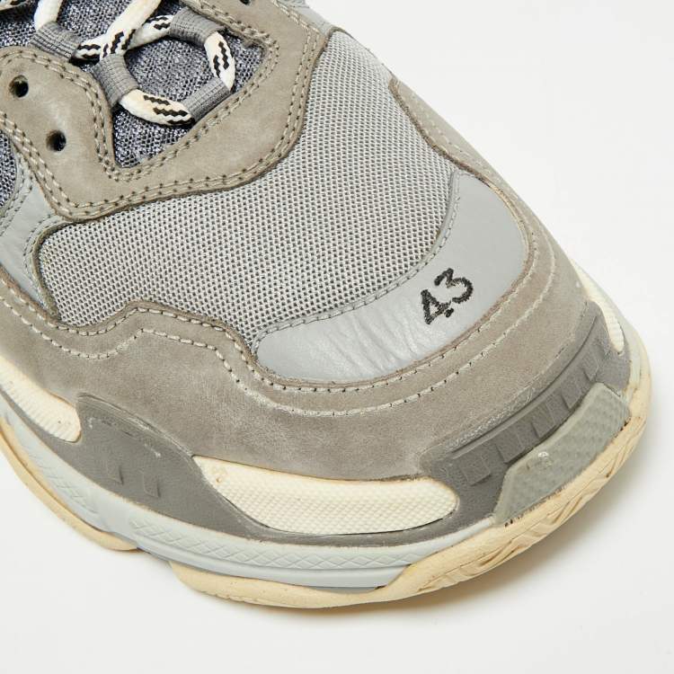 مملوكة مسبقًا Balenciaga Triple S Size 43 Grey Mesh and Nubuck Leather Lace Up Sneakers