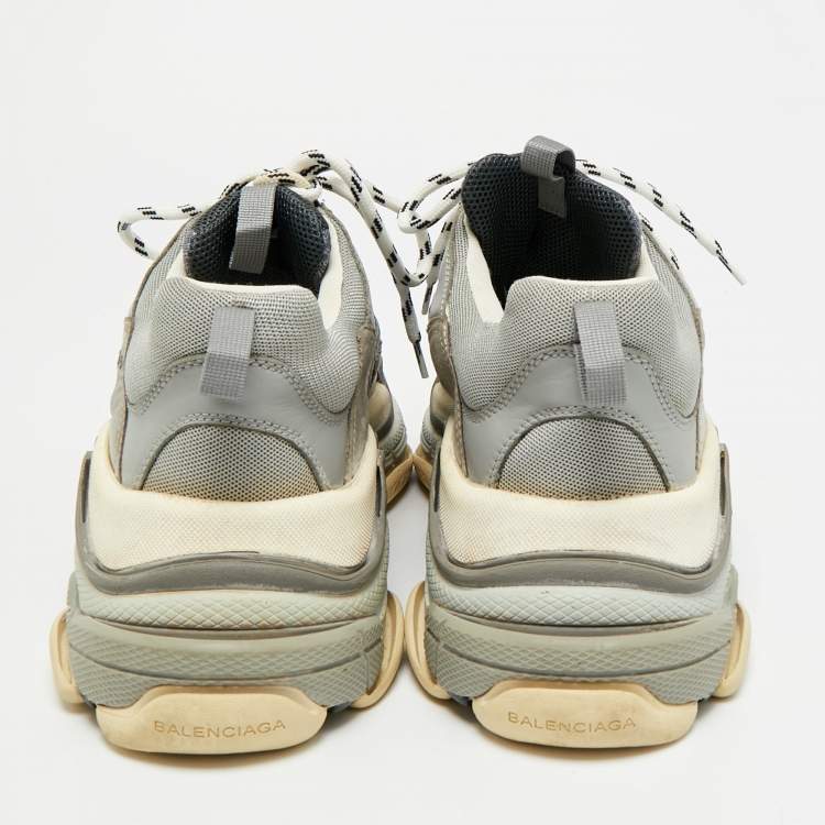 مملوكة مسبقًا Balenciaga Triple S Size 43 Grey Mesh and Nubuck Leather Lace Up Sneakers