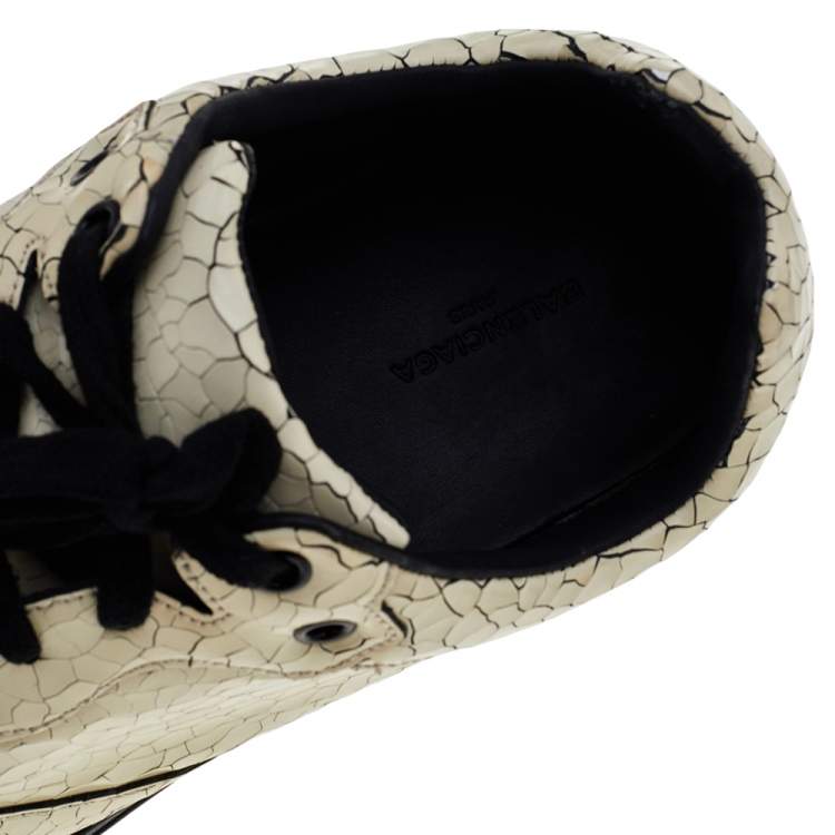 مملوكة مسبقًا Balenciaga Cream Cracked Leather Sneakers Size 43