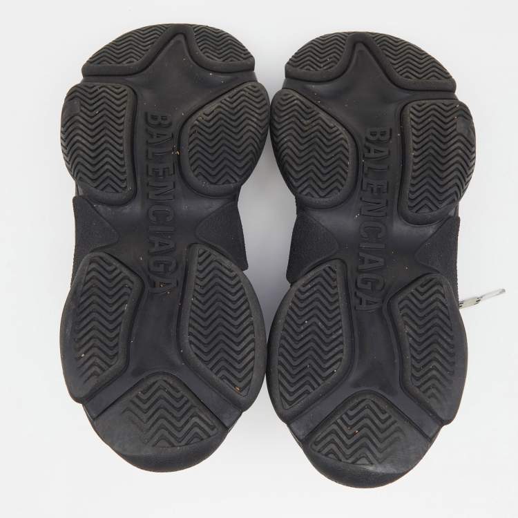 مملوكة مس�بقًا Balenciaga Black Nubuck Leather And Mesh Triple S Sneakers Size 41