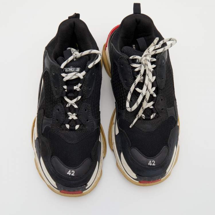مملوكة مسبقًا Balenciaga Black/White Mesh And Leather Triple S Sneakers 42