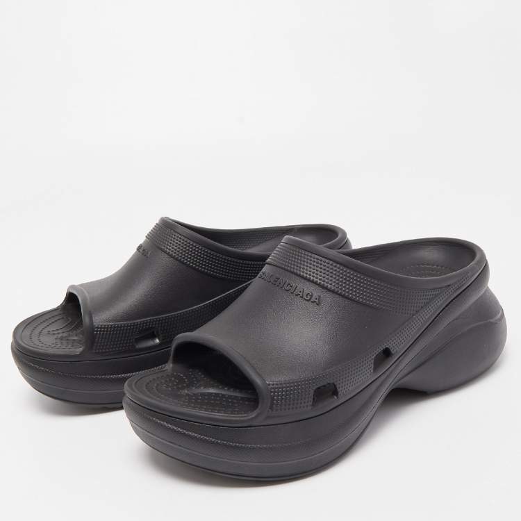 Pre Owned Balenciaga Black Rubber Slide Flats Size 42