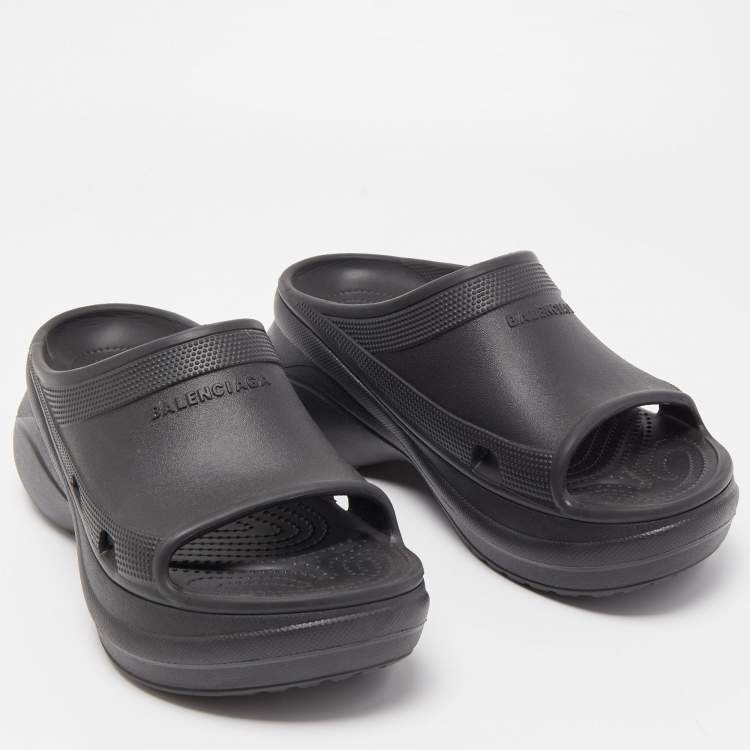 Pre Owned Balenciaga Black Rubber Slide Flats Size 42