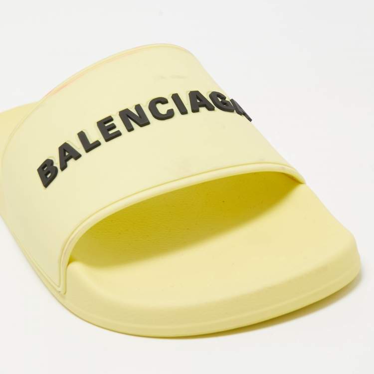 Pre Owned Balenciaga Light Yellow Rubber Logo Slides Size 44