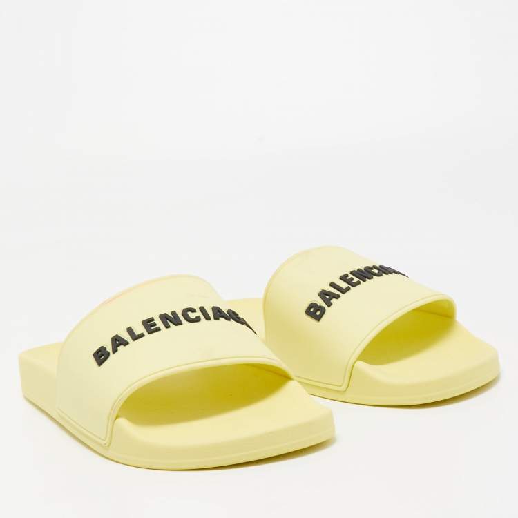 Pre Owned Balenciaga Light Yellow Rubber Logo Slides Size 44