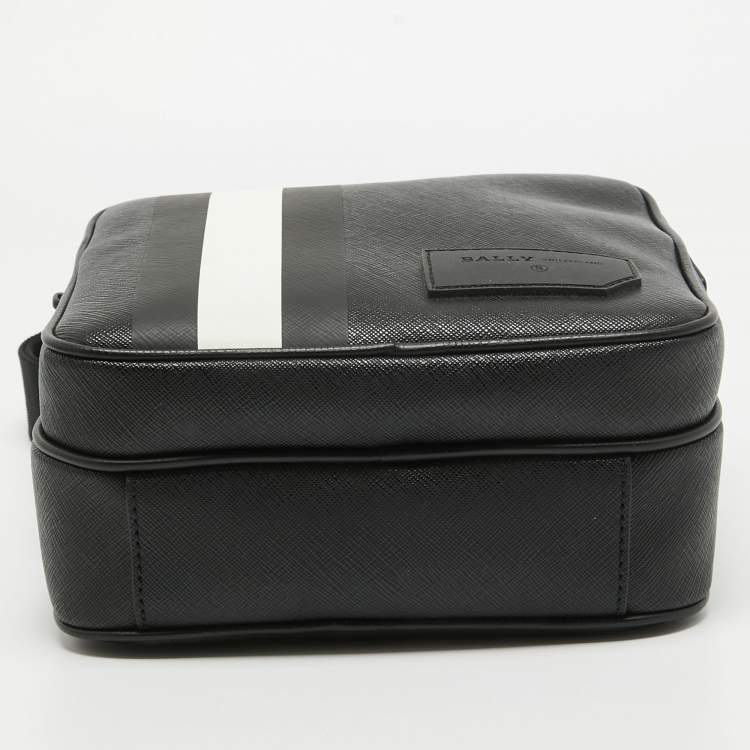 Pre Owned Bally Black Leather Serbet Messenger Bag 