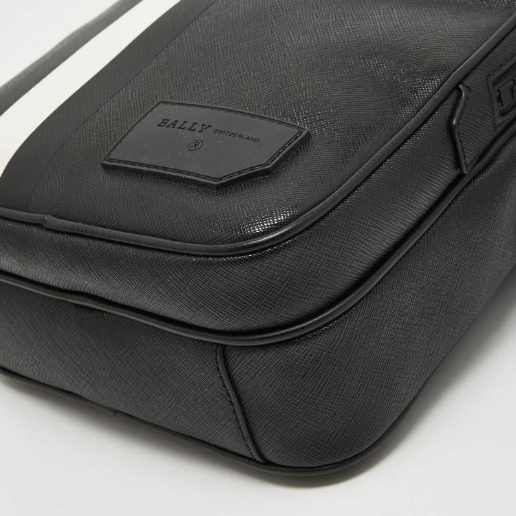 Pre Owned Bally Black Leather Serbet Messenger Bag 