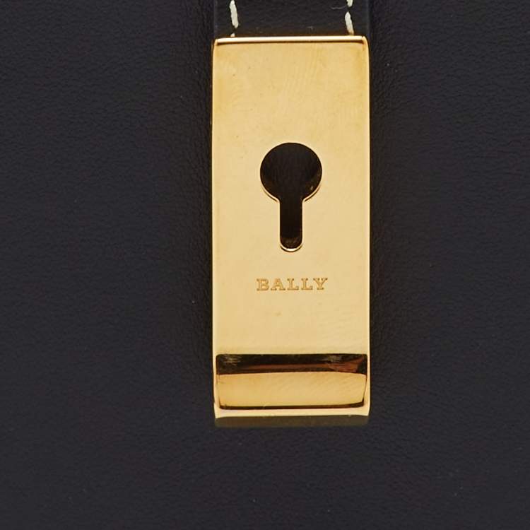 Pre Owned Bally Black Leather Gusset Card Case