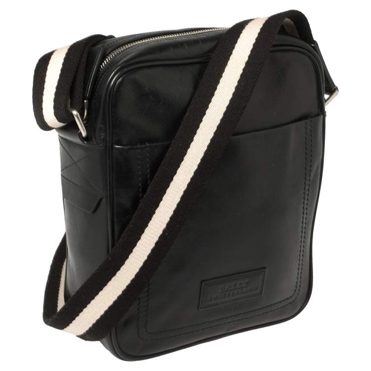 Pre Owned Bally Black Leather Front Pocket Messenger Bag