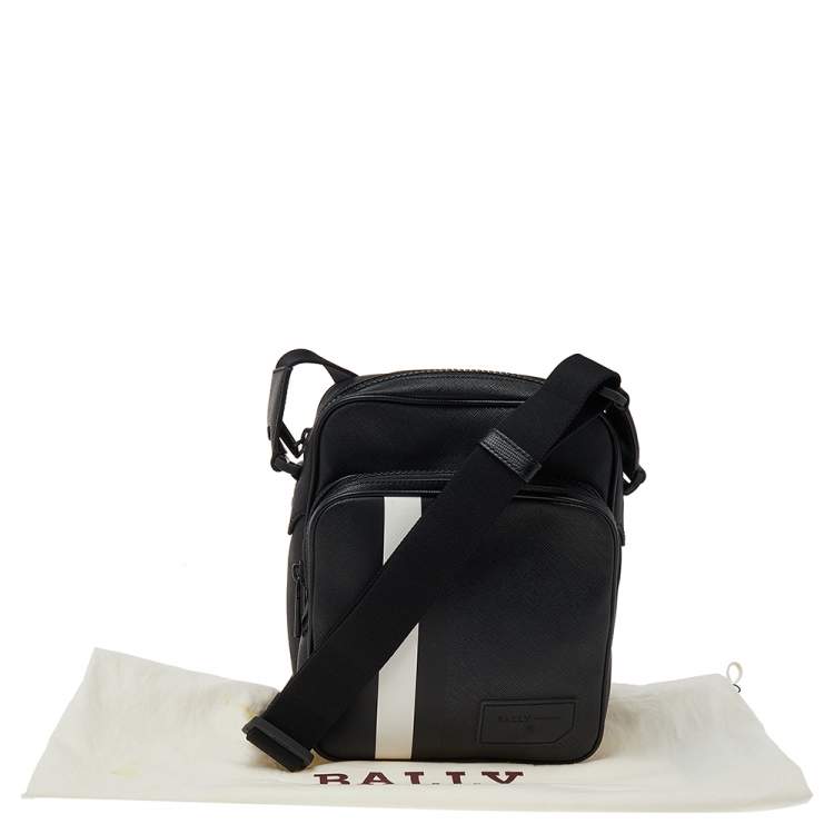 Pre Owned Bally Black Leather Serbet Messenger Bag 