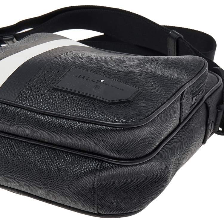 Pre Owned Bally Black Leather Serbet Messenger Bag 
