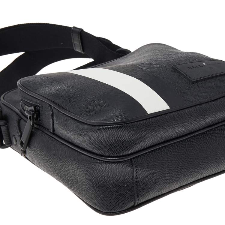 Pre Owned Bally Black Leather Serbet Messenger Bag 