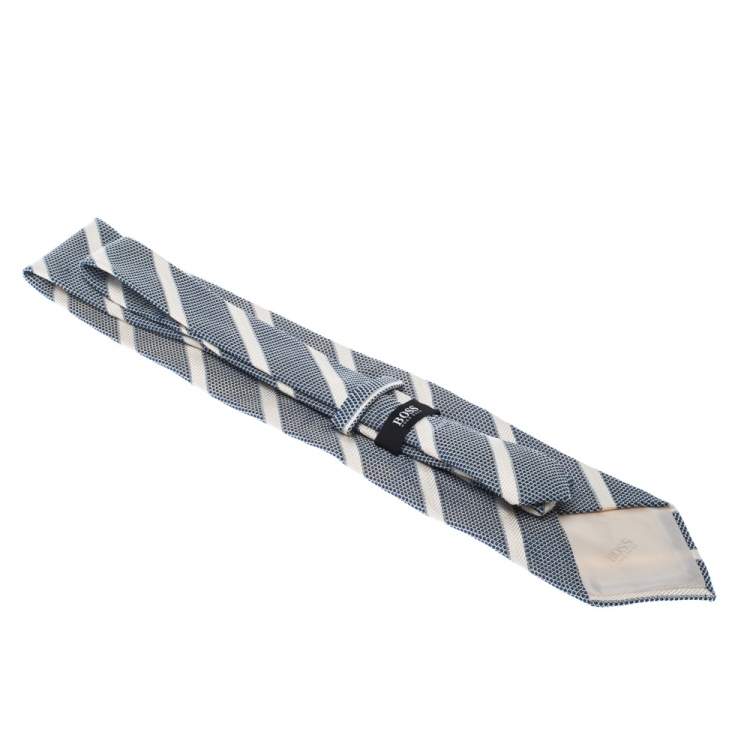 Pre Owned Boss By Hugo Boss Blue & White Textured Diagonal Stripes Silk Jacquard Classic Tie 