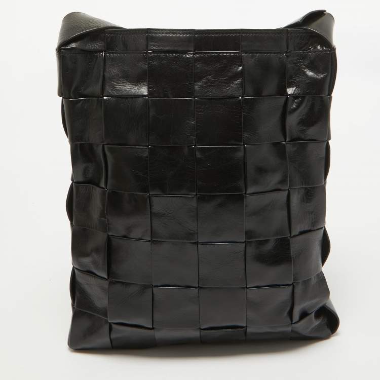 Pre Owned Bottega Veneta Black Intreccio Leather Cassette Messenger Bag
