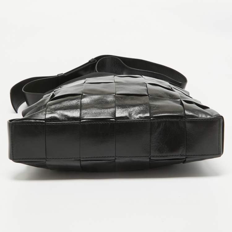 Pre Owned Bottega Veneta Black Intreccio Leather Cassette Messenger Bag