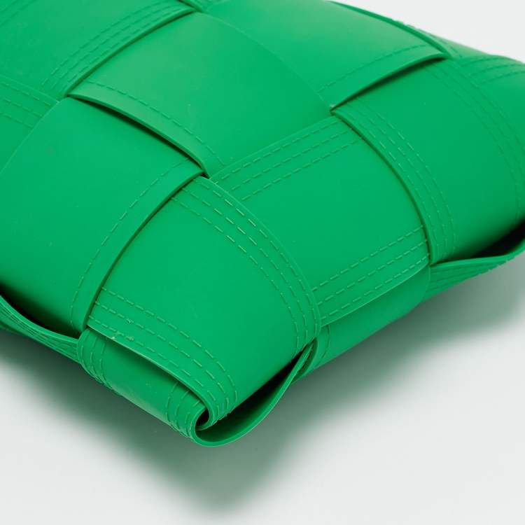 Pre Owned Bottega Veneta Green Maxi Intrecciato Rubber Pouch