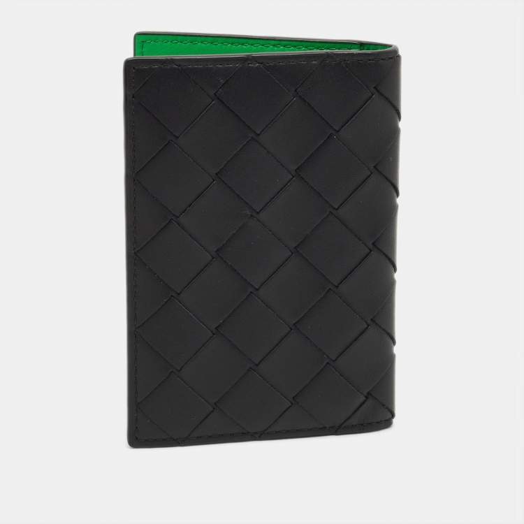 مملوكة مسبقًا Bottega Veneta Black Intrecciato Leather Bifold Card Holder