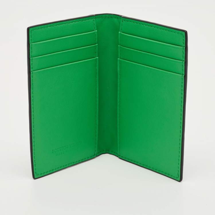 مملوكة مسبقًا Bottega Veneta Black Intrecciato Leather Bifold Card Holder