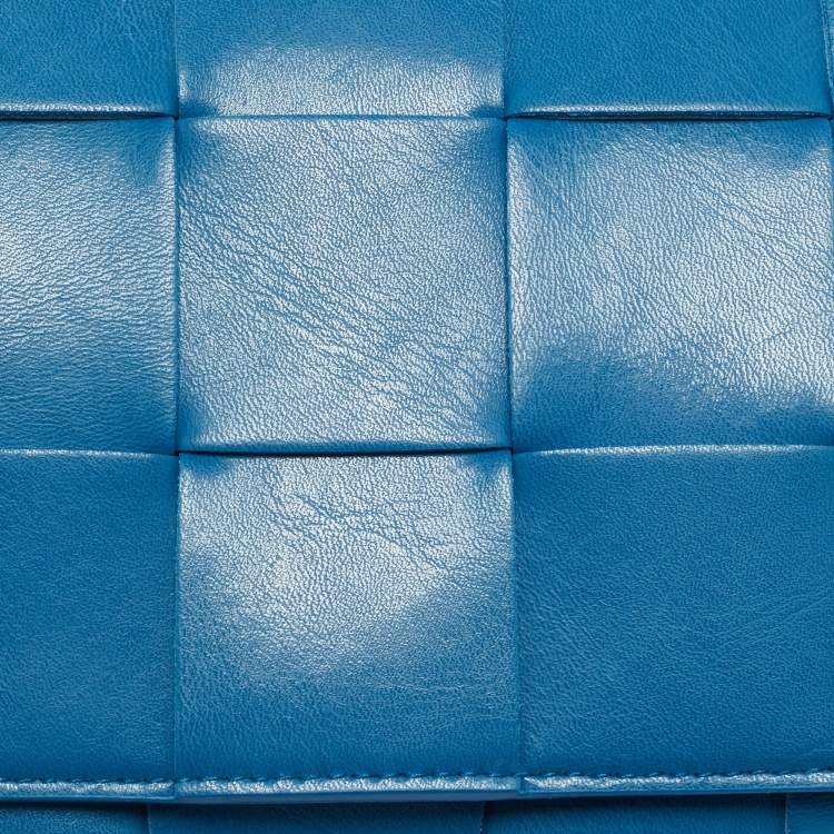 Pre Owned Bottega Veneta Blue Intreccio Leather Medium Cassette Crossbody Bag