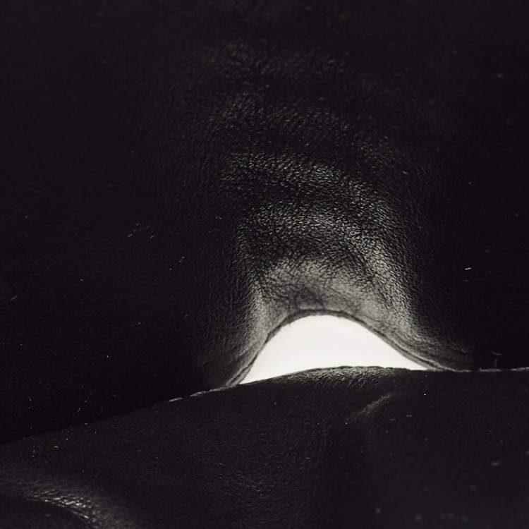 مملوكة مسبقًا Bottega Veneta Black/Blue Perforated Leather Bifold Wallet