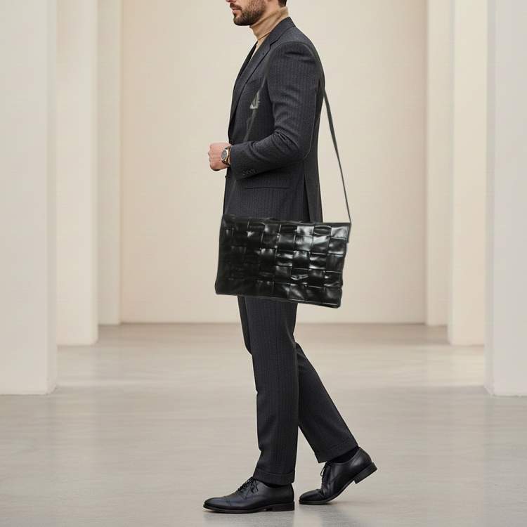 Pre Owned Bottega Veneta Cassette Black Maxi Intrecciato Leather Shoulder Bag