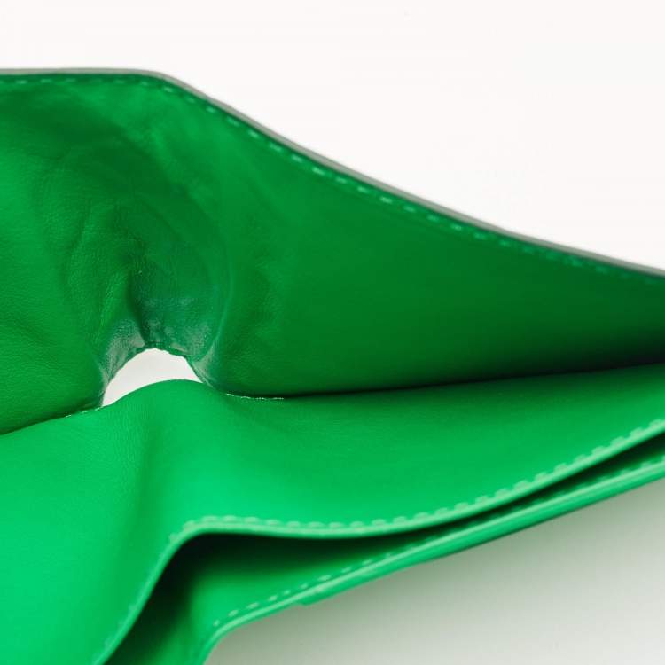 Pre Owned Bottega Veneta Dark Green Intrecciato Leather Bifold Wallet