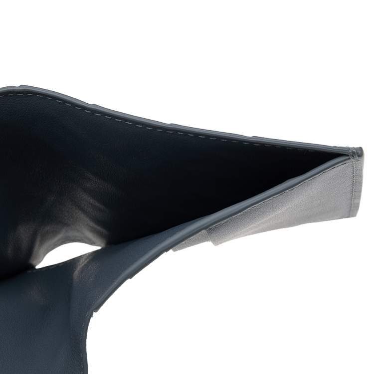 Pre Owned Bottega Veneta Grey Intrecciato Leather Bifold Wallet 