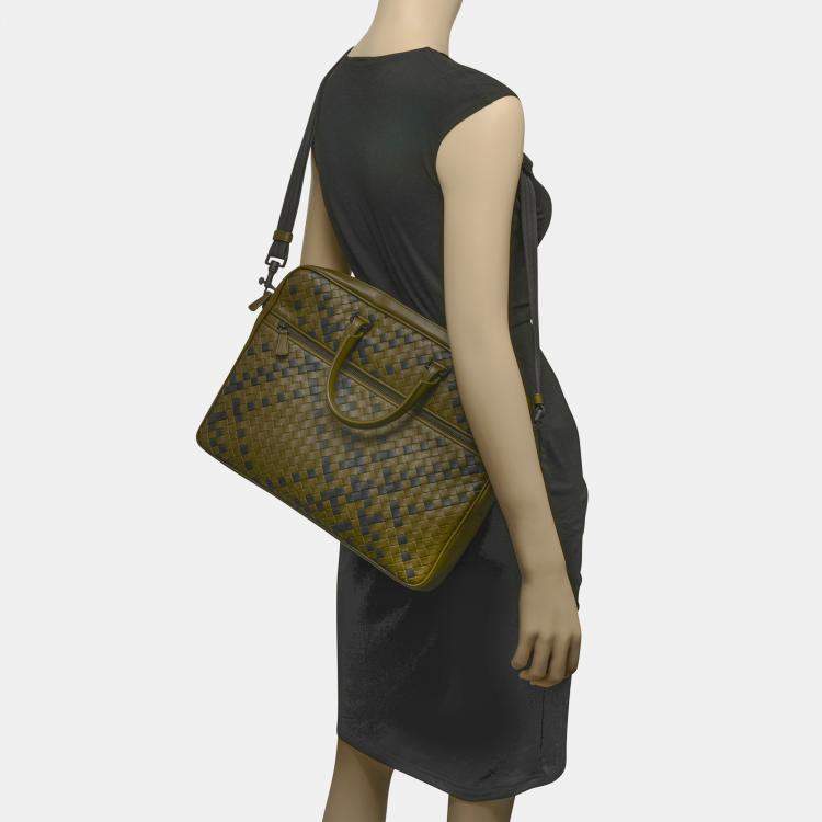 Pre Owned Bottega Veneta Green Leather Messenger Bag