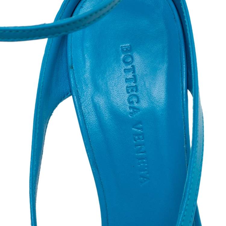 مملوكة مسبقًا Bottega Veneta Blue Leather Square Toe Ankle Strap Sandals Size 37
