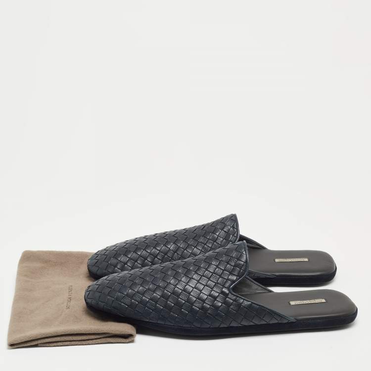 مملوكة مسبقًا Bottega Veneta Navy Blue Intrecciato Leather Fiandra Mules Size 44