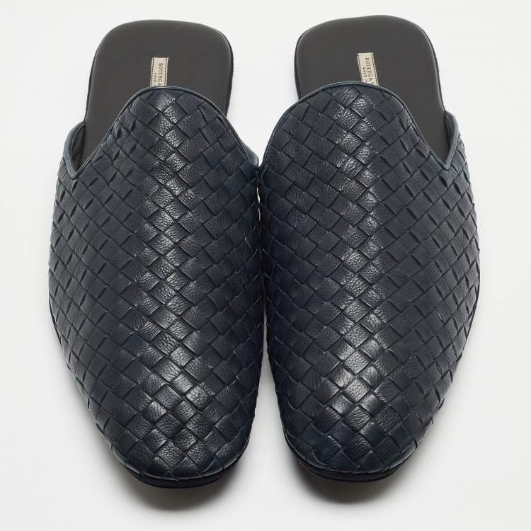 مملوكة مسبقًا Bottega Veneta Navy Blue Intrecciato Leather Fiandra Mules Size 44
