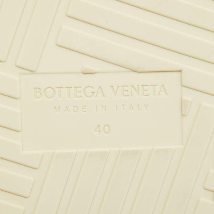 Pre Owned Bottega Veneta Cream Embossed Rubber Slides Size 40