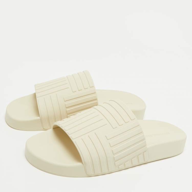 Pre Owned Bottega Veneta Cream Embossed Rubber Slides Size 40