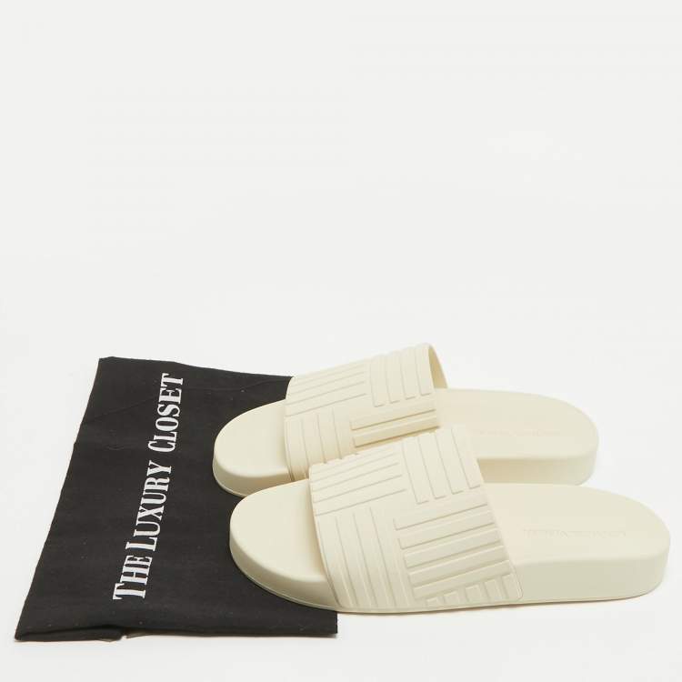 Pre Owned Bottega Veneta Cream Embossed Rubber Slides Size 40