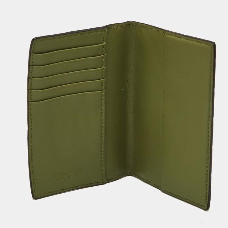 Pre Owned Bottega Veneta Brown Intrecciato Leather Passport Holder
