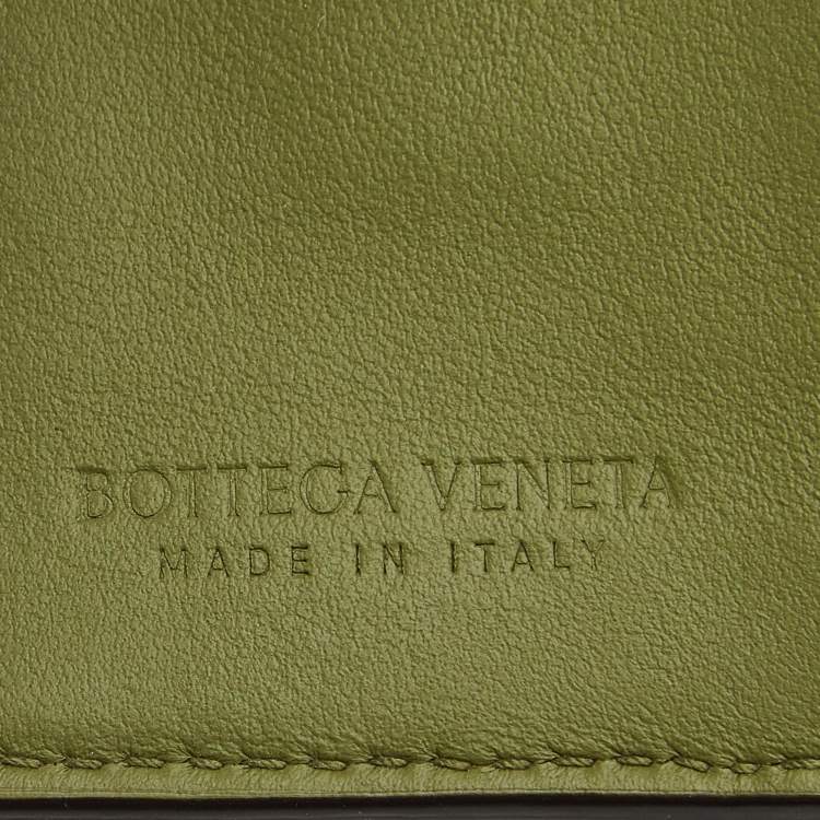 Pre Owned Bottega Veneta Brown Intrecciato Leather Passport Holder