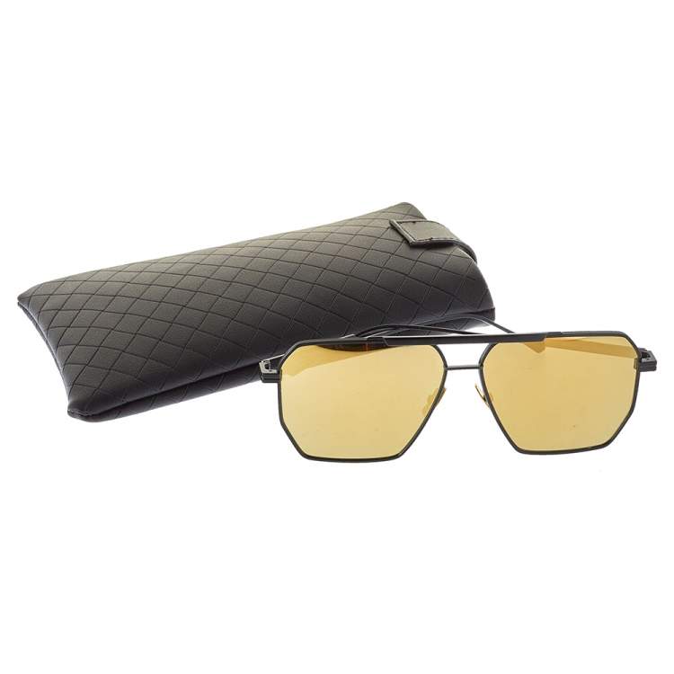 Pre Owned Bottega Veneta Black Tone/ Gold Mirrored BV1012S Navigator Sunglasses