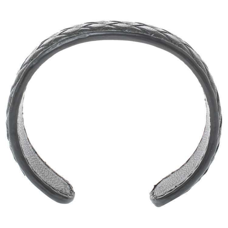 Pre Owned Bottega Veneta Grey Intrecciato Leather Open Cuff Bracelet M