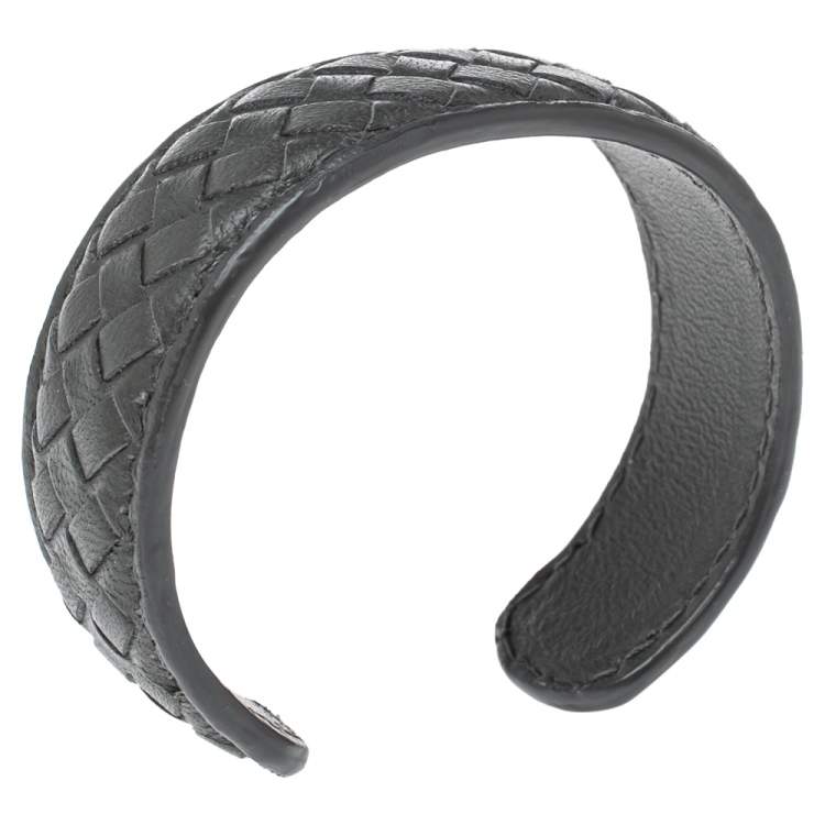 Pre Owned Bottega Veneta Grey Intrecciato Leather Open Cuff Bracelet M